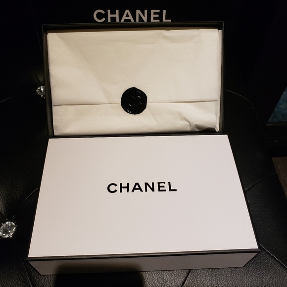 Authentic Chanel Shopping Bag, Boxes, and Sacs - Picture 7 of 8
